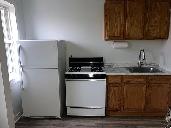 2nd image of 2826 W Armitage Ave #2