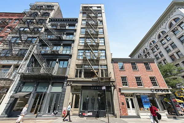 Rented by Compass | media 30