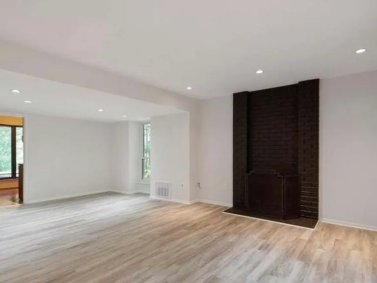 9229 Three Oaks Dr — Photo 19