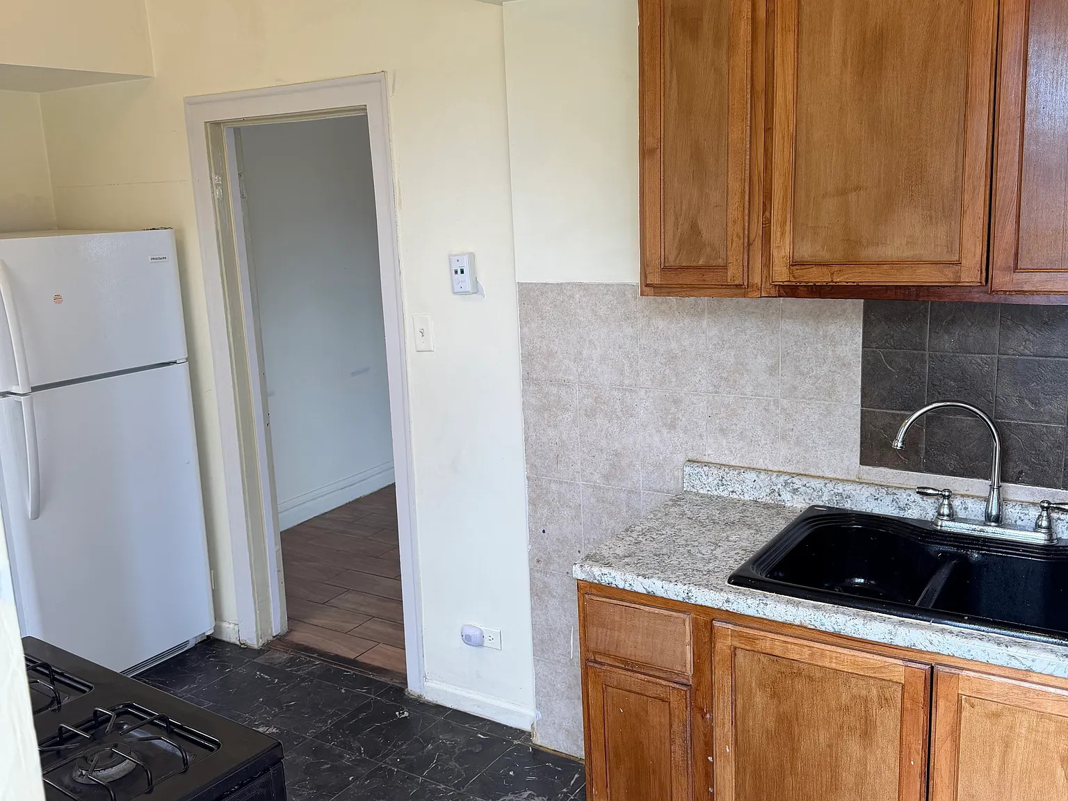 1 bed, $1,050 — Photo 4