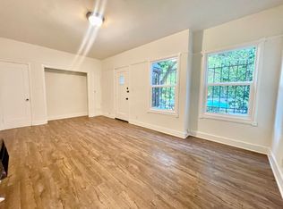 7568 De Longpre Ave, Los Angeles, CA 90046