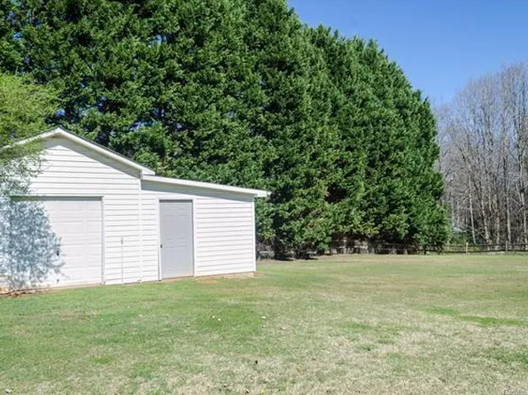 109 Lighthouse Church Ln, Gastonia, NC 28056