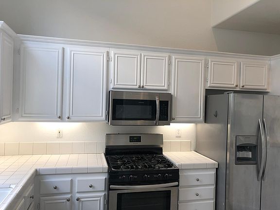 New Under cabinet kitchen lights!