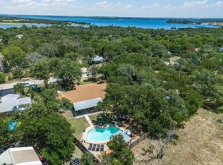 715 Lakeside Dr, Azle, TX 76020