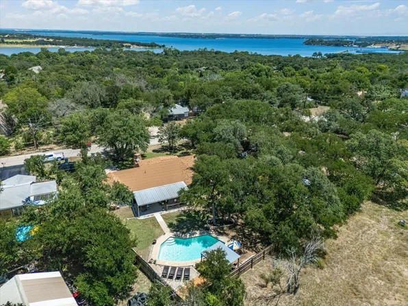 715 Lakeside Dr, Azle, TX 76020