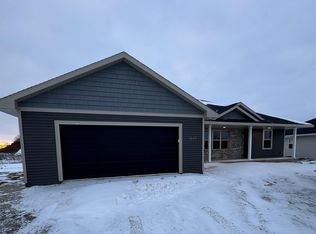 1657 Frontier Rd, Luxemburg, WI 54217
