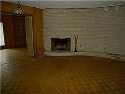 4th image of 9726 Cliffwood Dr