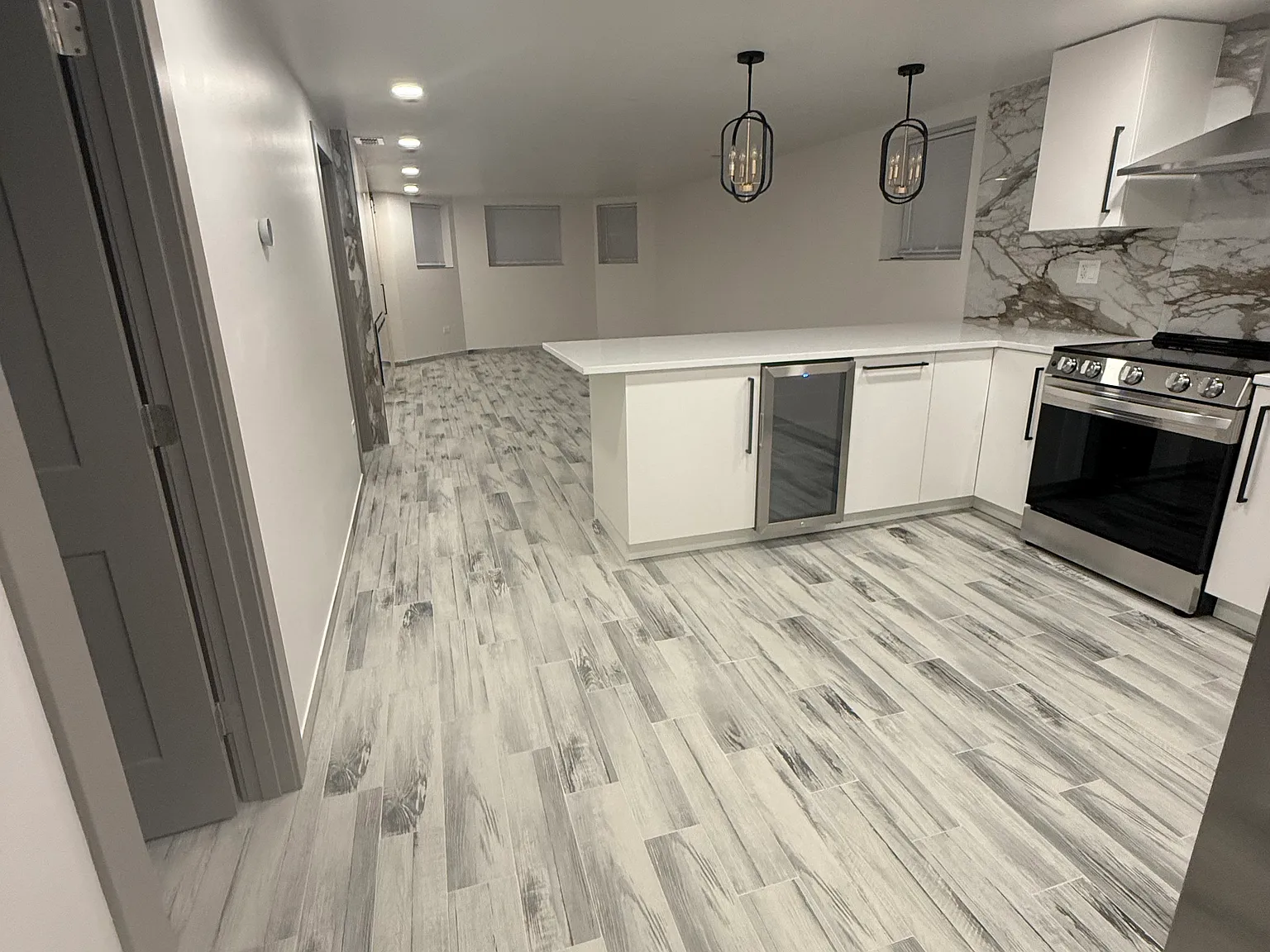 2 bed, 1100 sqft, $2,300 — Photo 2