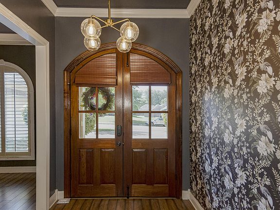 4th image of 137 Baileys Ridge Cir