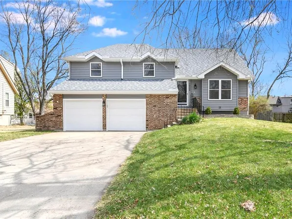 1904 S Parkwood Dr, Olathe, KS 66062