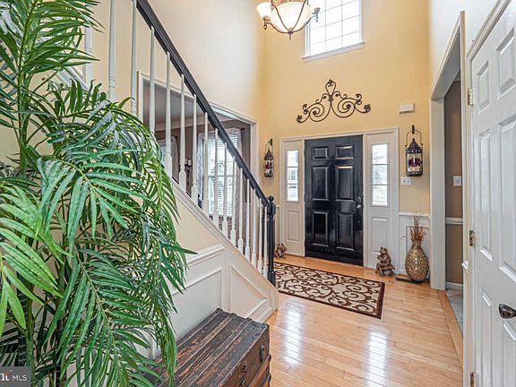 2nd image of 27 Wellesley Ln