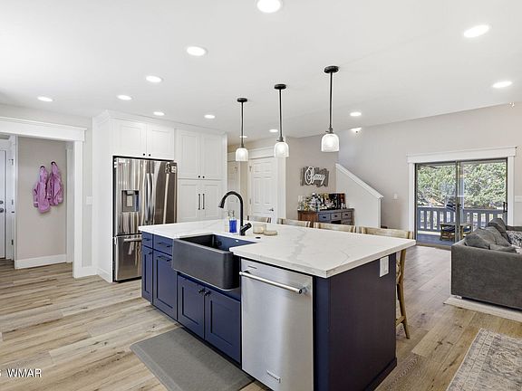 4th image of 936 Rim Rock Cir