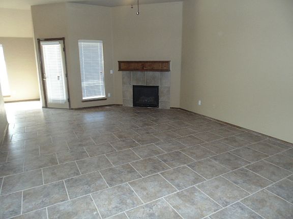 5th image of 3205 Marilyn Dr