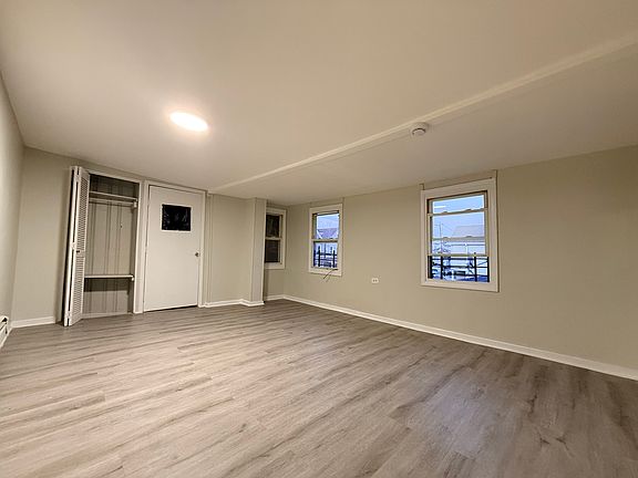 3rd image of 809A Summer Ave #2L