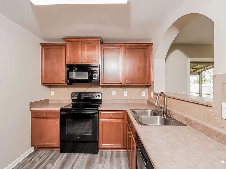 180 Briar Ridge Ln — Photo 3