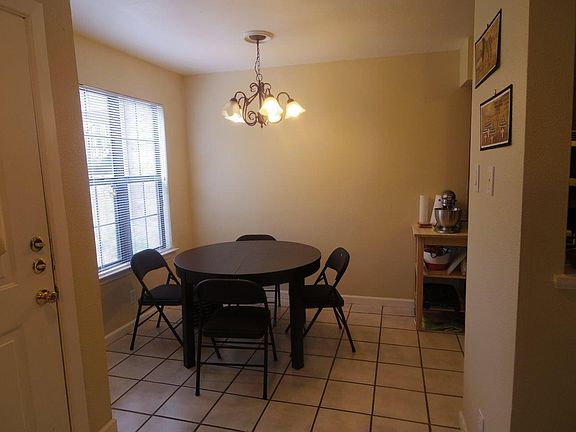 5th image of 2906 West Ave APT 13