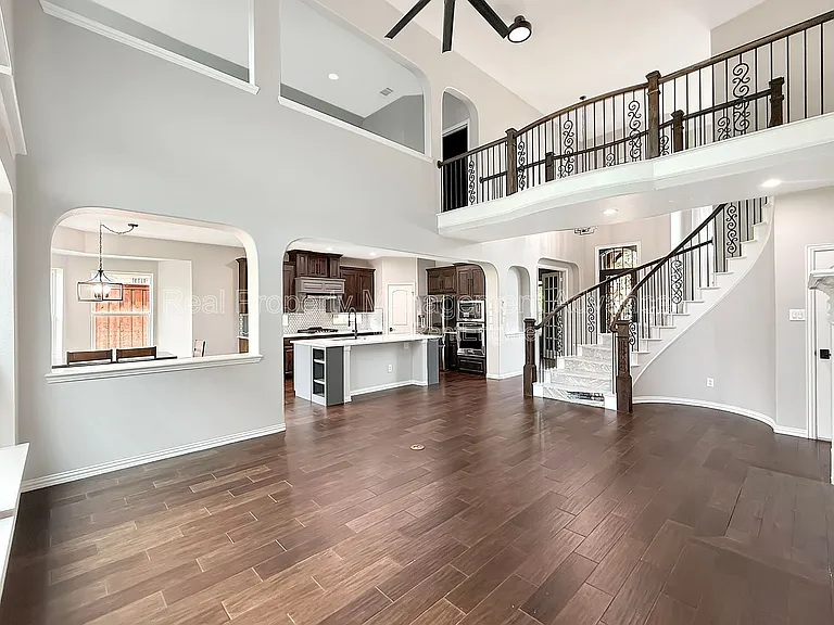 801 Renault Way — Photo 8
