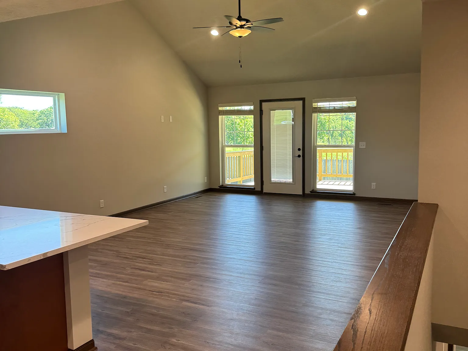 3 bed, 2142 sqft, $2,400 — Photo 2