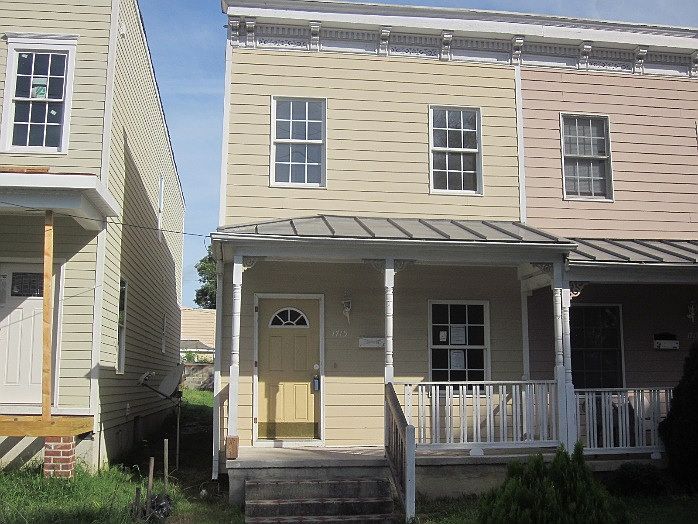 1st image of 1715 Everett St