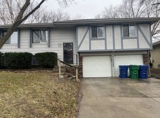 12825 Lillian St, Omaha, NE 68138