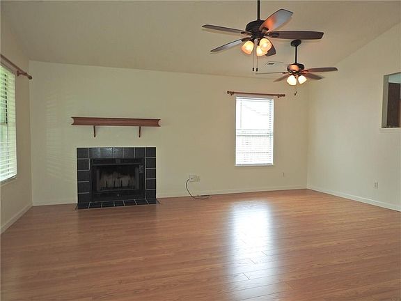 4th image of 1604 Parkview Pl
