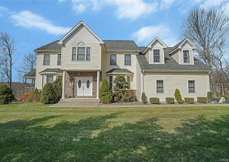 1st image of 15 Ashley Dr
