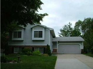 2100 Brook Trails Ct SE, Grand Rapids, MI 49508