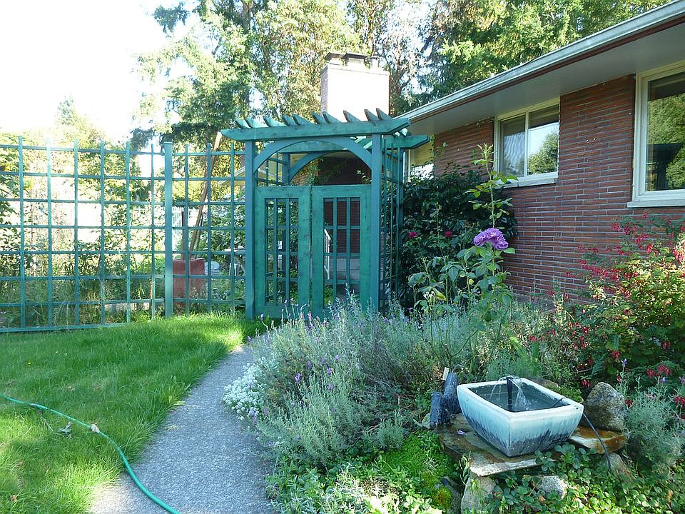 Front Entrance thru gate