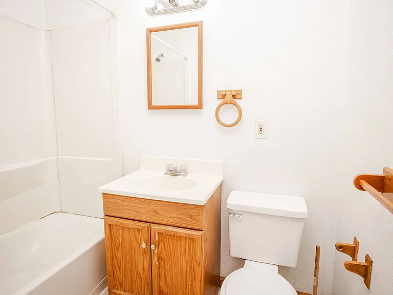 6730 Hill Ave — Photo 8