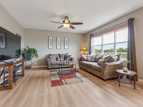 4th image of 2474 Dogwood Dr