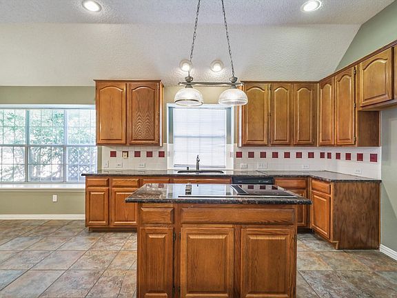 4th image of 4665 Wales Dr