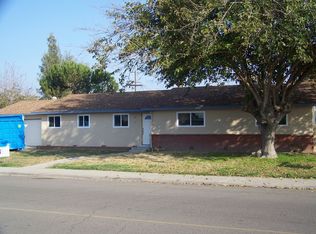 256 W Burlwood Ln, Lemoore, CA 93245