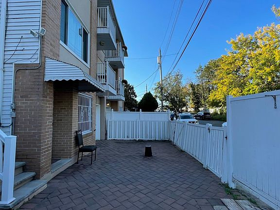 2nd image of 96 Portage Ave