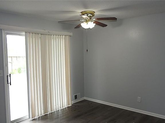 3rd image of 7141 Sterling Ave