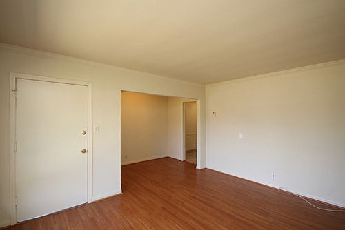 5th image of 5309 3/4 Walnut Grove Ave