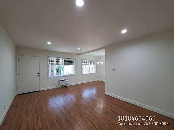 2nd image of 12828 Oxnard St Unit 11