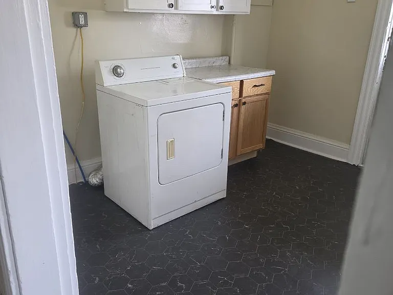 310 Maryland Ave — Photo 24