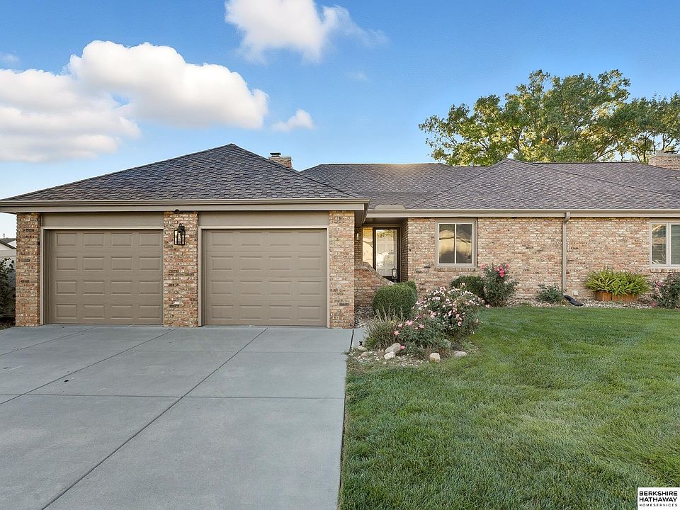 1st image of 6048 Oak Hills Dr