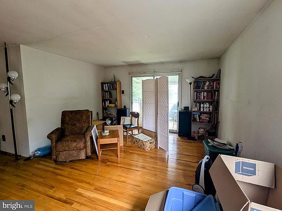 4th image of 8421 Hallmark Cir