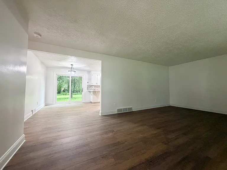 7301 Knight St NW — Photo 10