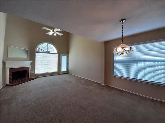 3rd image of 8947 Dawnridge Dr