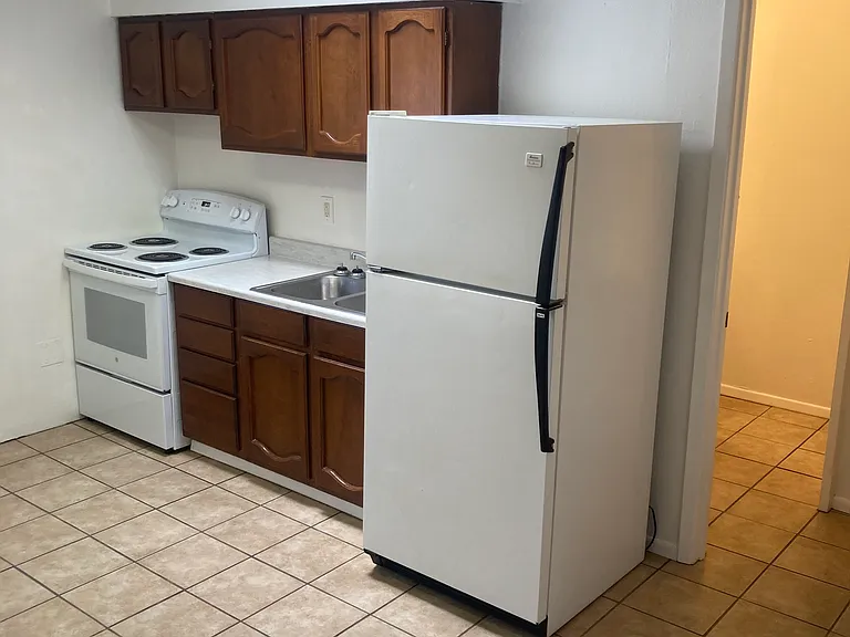 209 Princeton Dr SE #C — Photo 3