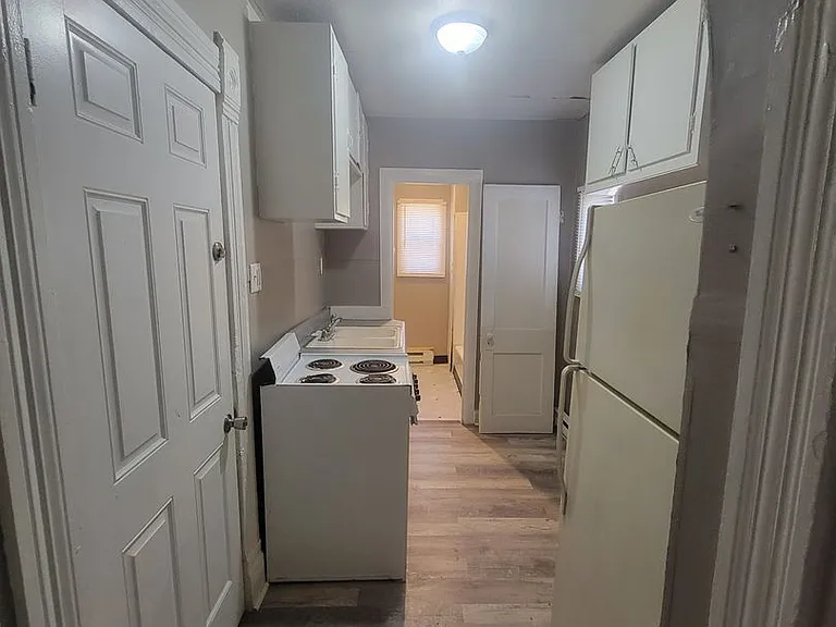 924 W 5th St — Photo 5