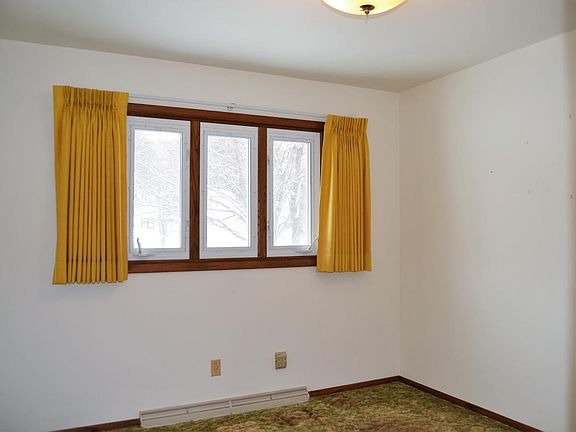 5th image of 1195 Bobolink Ln