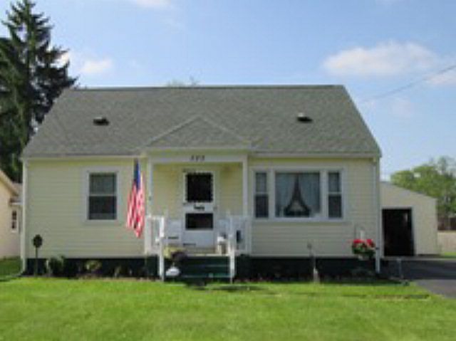 1st image of 525 McDonald Ave