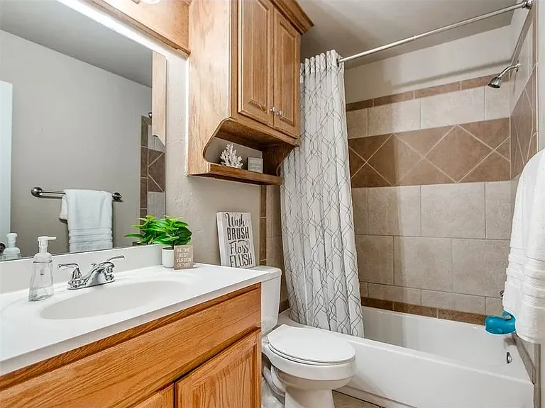 856 Shady Creek Ln — Photo 9