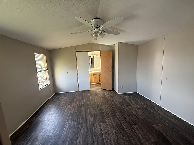 897 Oakpark Dr — Photo 7