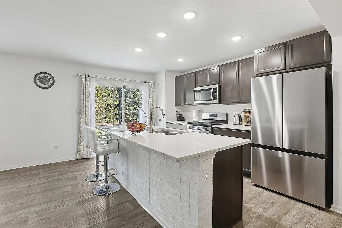 3 bed, 2.5 bath, 1770 sqft, $3,200 — Photo 4