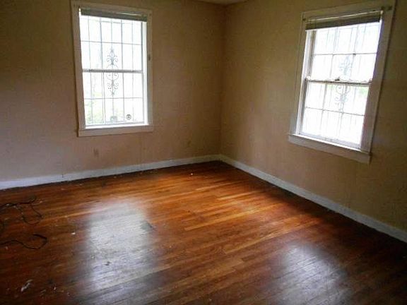 5th image of 3437 Milton St
