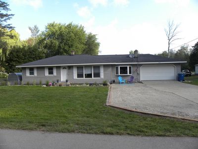 17541 N Shore Rd, Spring Lake, MI, 49456